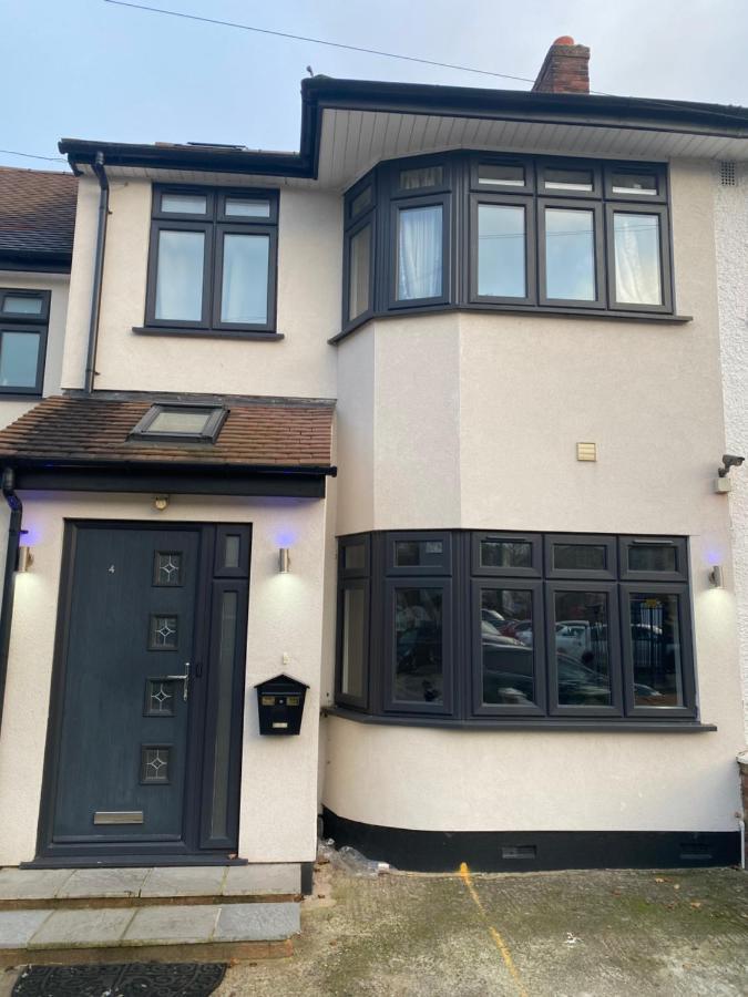 Hotel 4 Wharncliffe Drive Hanwell Exterior foto